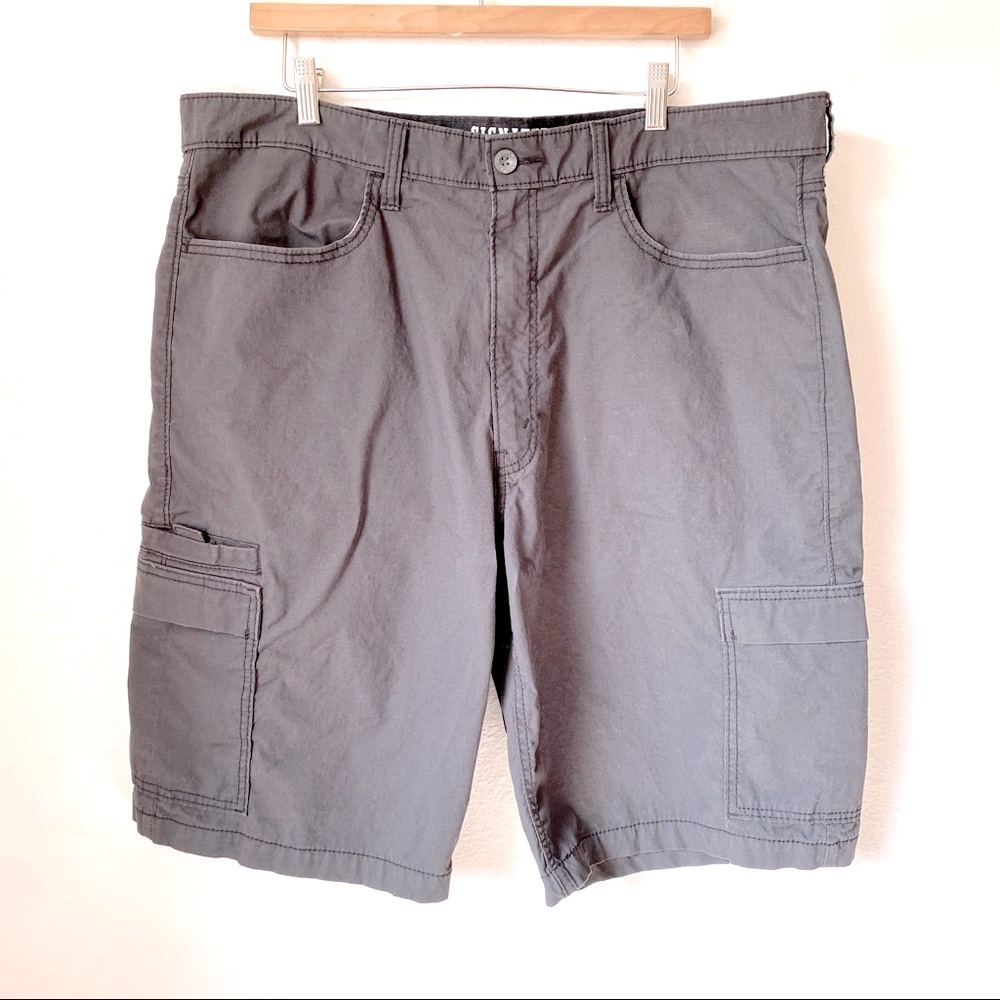 Levi Strauss and Co signature gray sz 40 cargo men’s utility  shorts